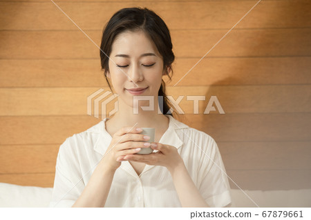 Lifestyle,woman,relax 67879661