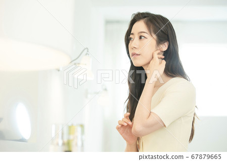 Lifestyle,woman,beauty 67879665