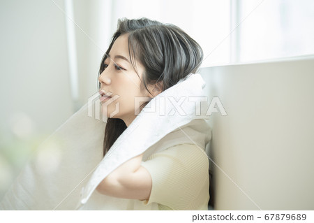 Lifestyle,woman,shower Lifestyle,woman,shower 67879689