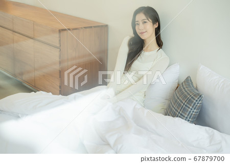 Lifestyle,woman,white Lifestyle,woman,white 67879700