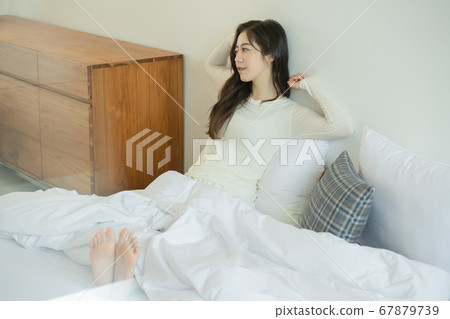 Lifestyle,woman,white Lifestyle,woman,white 67879739