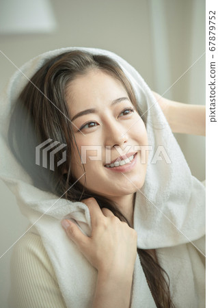 Lifestyle,woman,shower Lifestyle,woman,shower 67879752