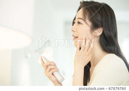 Lifestyle,woman,beauty 67879760