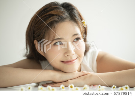Beauty,woman,flower 67879814
