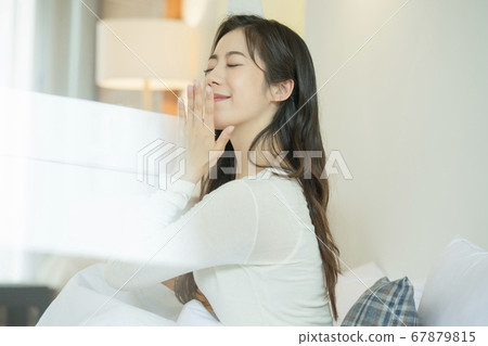Lifestyle,woman,white Lifestyle,woman,white 67879815