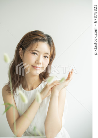 Beauty,woman,flower 67879823