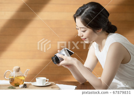 生活方式，女人，放鬆 67879831