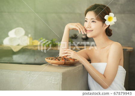 Lifestyle,woman,esthetic Lifestyle,woman,esthetic 67879943