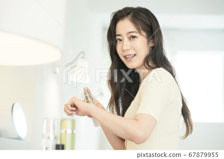 Lifestyle,woman,beauty 67879955