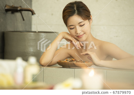 Lifestyle,woman,esthetic Lifestyle,woman,esthetic 67879970