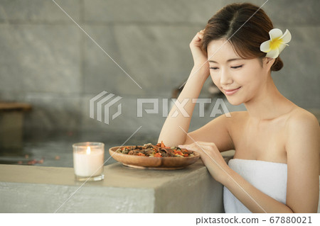 Lifestyle,woman,esthetic Lifestyle,woman,esthetic 67880021