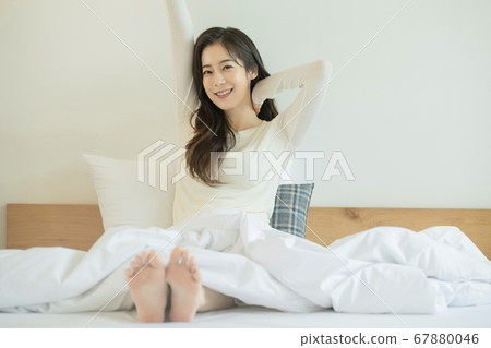 Lifestyle,woman,white 67880046