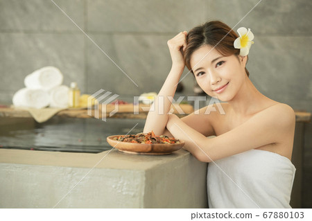 Lifestyle,woman,esthetic Lifestyle,woman,esthetic 67880103
