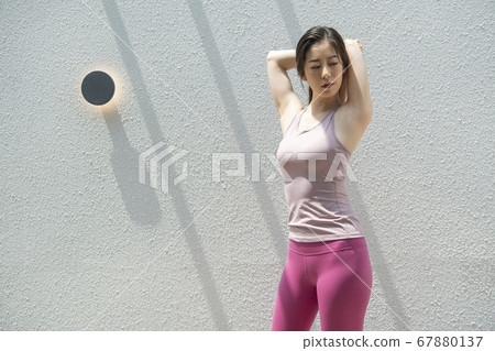 Lifestyle,woman,sport 67880137