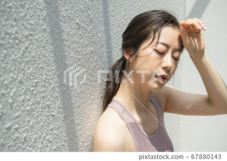 Lifestyle,woman,sport 67880143