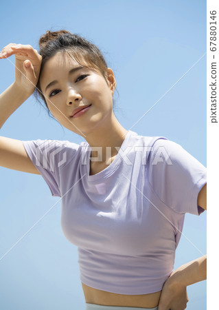 Lifestyle,woman,sport 67880146