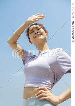 Lifestyle,woman,sport 67880148