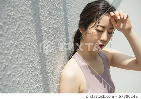 Lifestyle,woman,sport 67880149