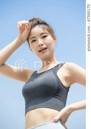 Lifestyle,woman,sport 67880170