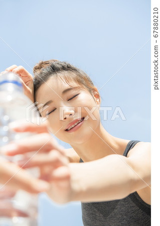 Lifestyle,woman,sport 67880210