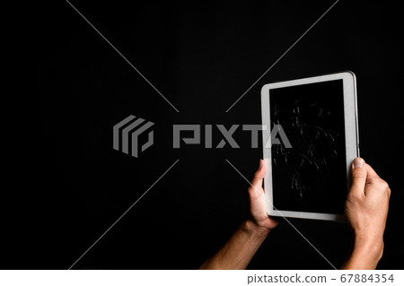 Tablet with cracked screen Tablet with cracked screen 67884354