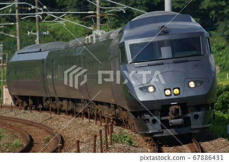 Limited express Ariake being driven to Kokura 67886431