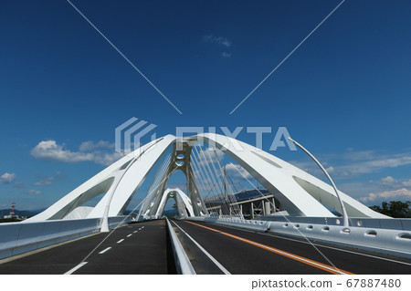 Toyota Ohashi, which draws an arch in the blue sky <Toyota City, Aichi Prefecture> Toyota Ohashi, which draws an arch in the blue sky <Toyota City, Aichi Prefecture> 67887480