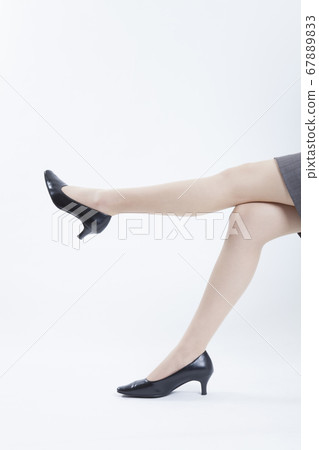The feet of OL The feet of OL 67889833