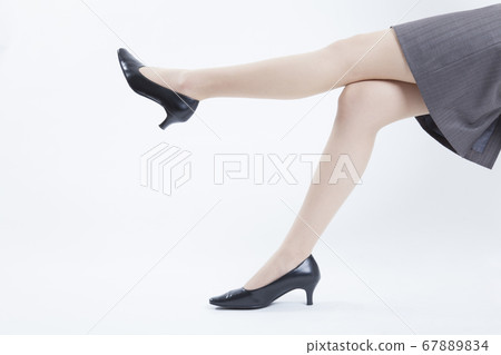 The feet of OL The feet of OL 67889834