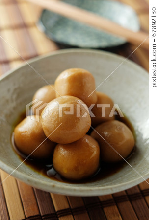 Simmered taro 67892130