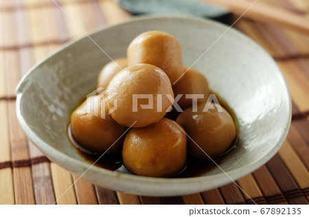 Simmered taro 67892135