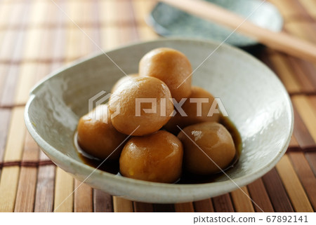 Simmered taro Simmered taro 67892141
