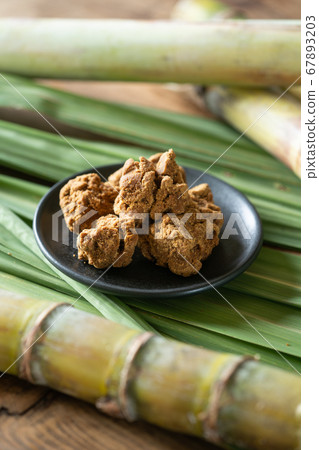 Okinawa brown sugar 67893203