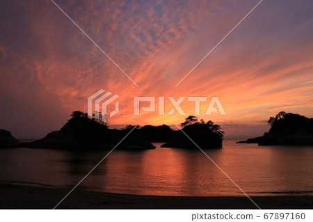 Suns god of Domoto Island 67897160