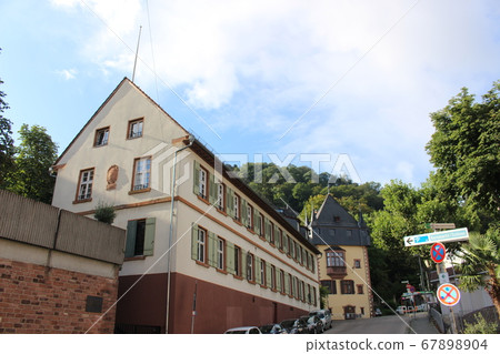 Heidelberg cityscape 67898904