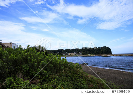 Scenery of a small fishing port in Shonan 67899409