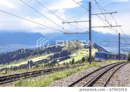 瑞士山地列車 67901054