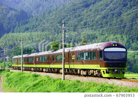 Rapid running on the Azuma line "Resort Yamagori" 67903953