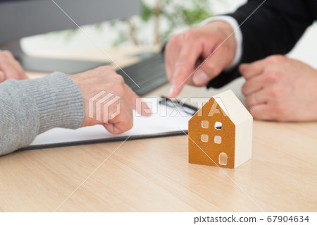 房地產經紀形象 房地產經紀形象 67904634