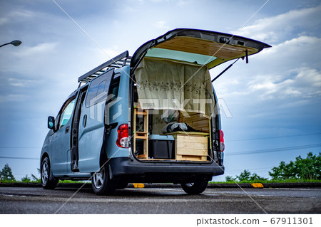 Traveling with a DIY van 67911301