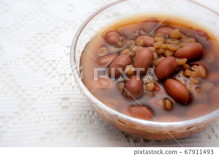 Okinawan cuisine Amagashi Okinawa zenzai glassware 67911493