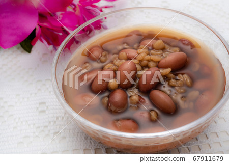 Amagashi和九重葛沖繩Zenzai玻璃器皿 67911679