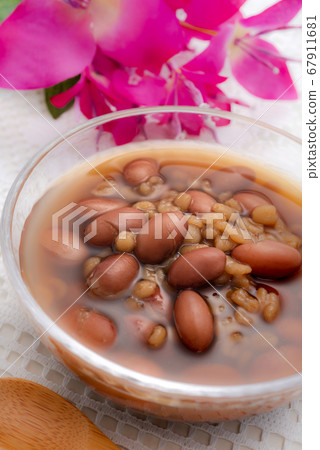 Amagashi和九重葛沖繩Zenzai玻璃器皿 Amagashi和九重葛沖繩Zenzai玻璃器皿 67911681