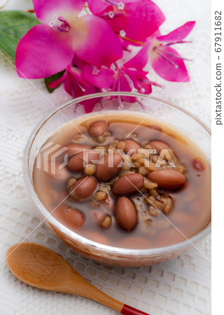 Amagashi和九重葛沖繩Zenzai玻璃器皿 67911682