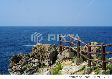 深浦大岩,帶扶手的風景 深浦大岩,帶扶手的風景 67911707