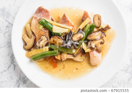 Red fish vegetable sauce 67915555