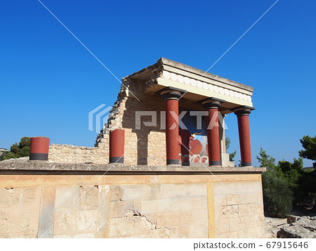 Knossos Palace 67915646