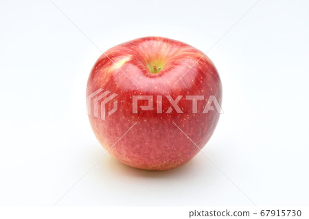 Apple (summer light) 67915730