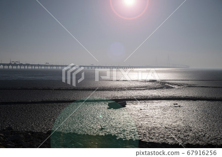 仁川大橋和海上的西海潮灘 仁川大橋和海上的西海潮灘 67916256