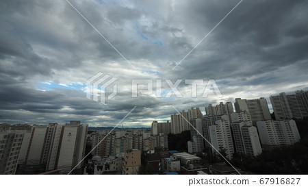 Seoul sky 67916827